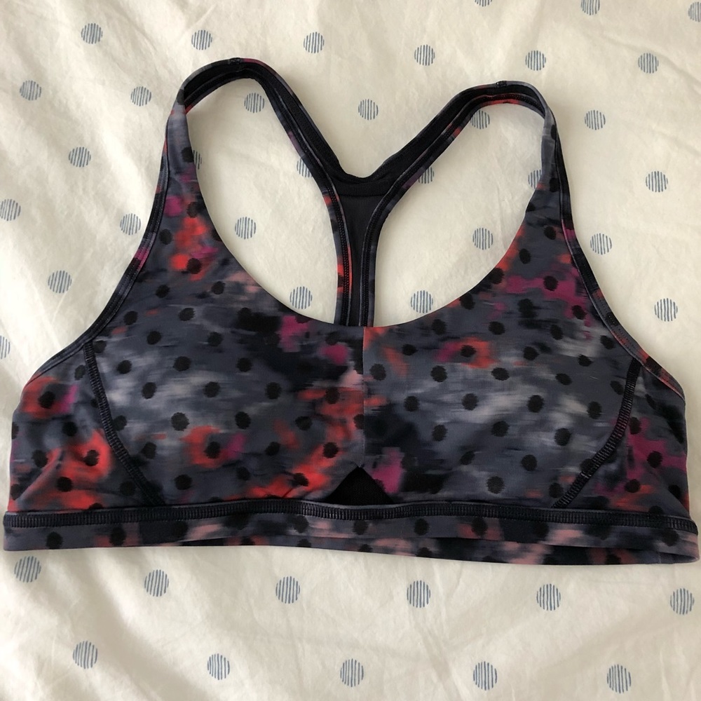 Lululemon sports bra